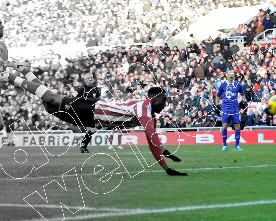 Premier League Sunderland Player Diving Header Moment
