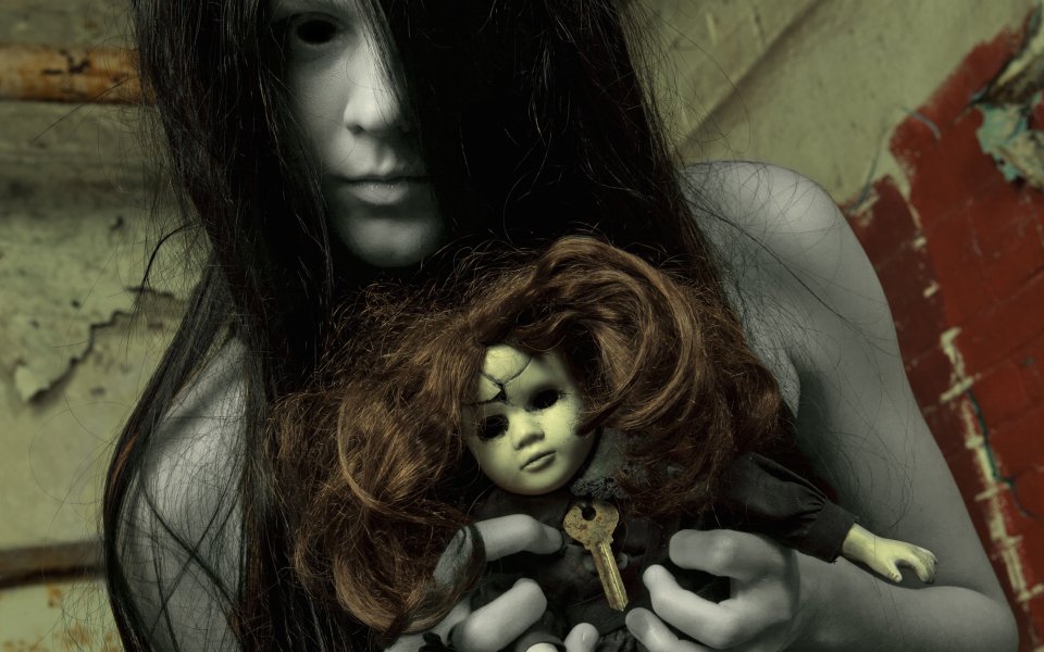 Dark Gothic Horror Girl Holding Doll Wallpaper