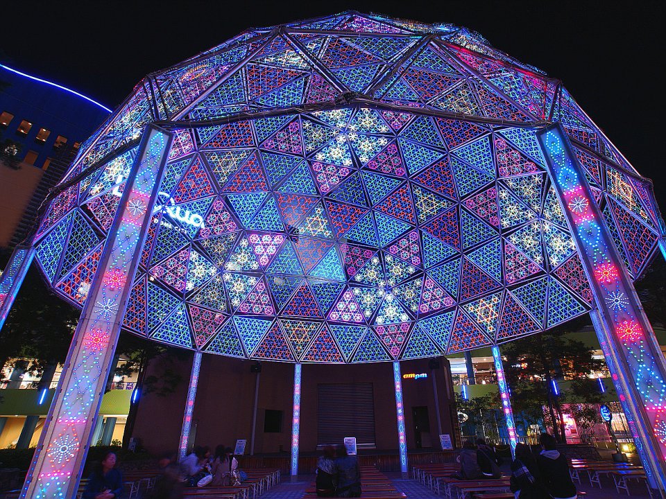 City Square Geometric Christmas Dome Night View