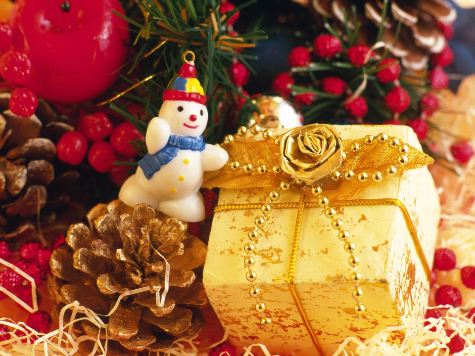 Christmas Gift Box And Snowman Decor
