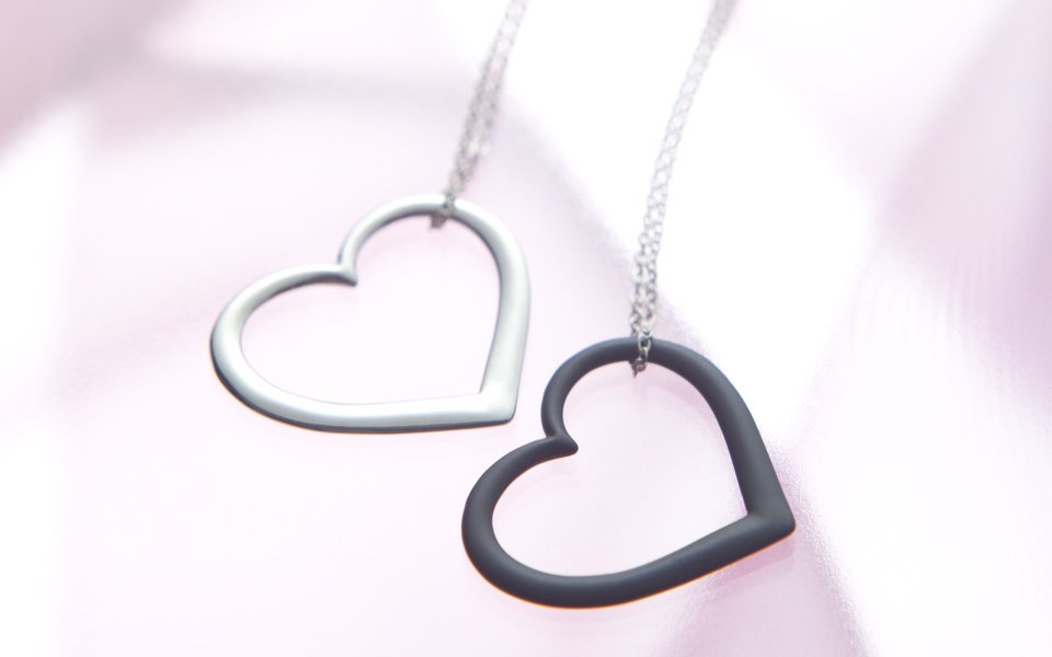Black And White Heart Pendant Necklace