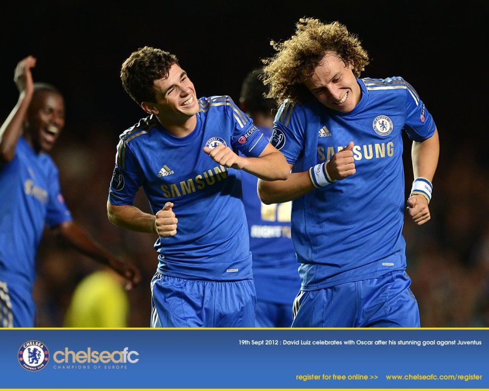 Chelsea Players Oscar And David Luiz Celebrating Goal Moment