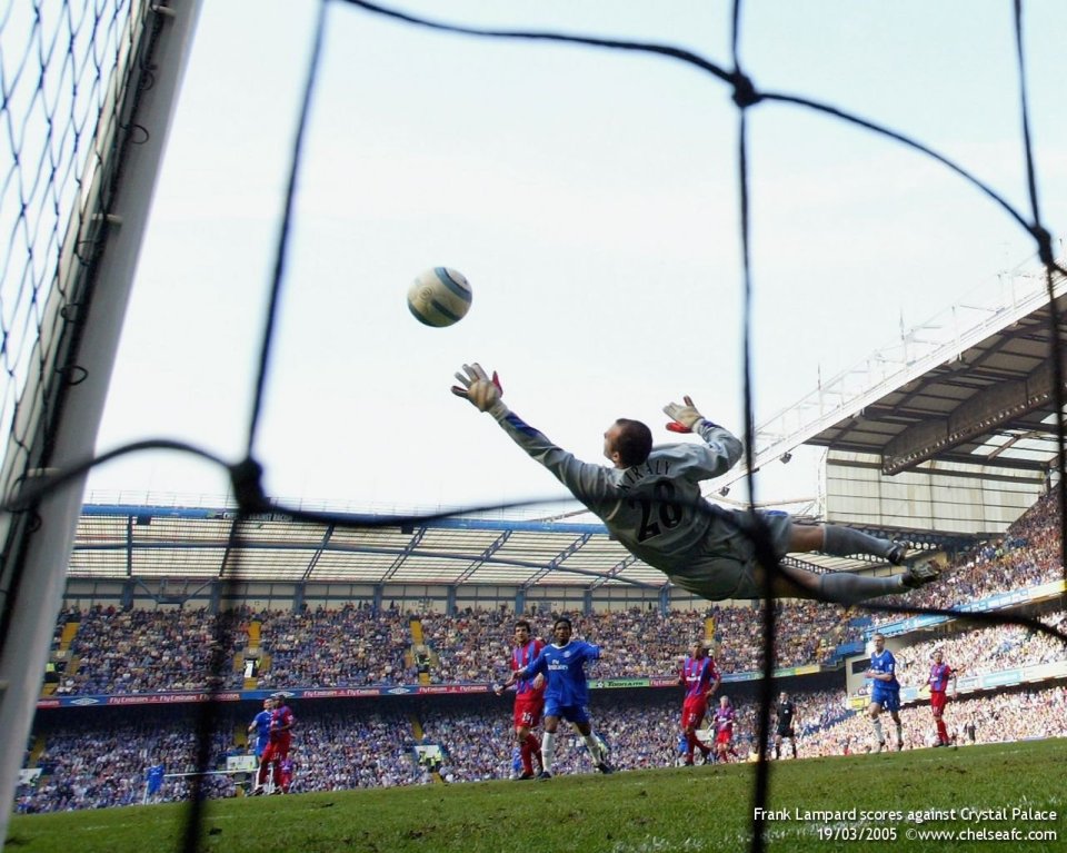 2005 Premier League Chelsea Vs Crystal Palace Goalkeeper Diving Save
