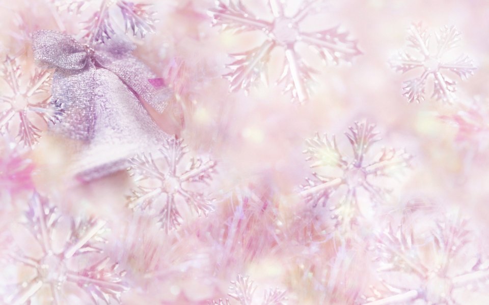 梦幻粉色雪花与银色铃铛冬季背景