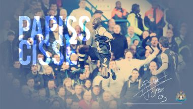 Newcastle United Player Papiss Cisse Match Celebration Wallpaper