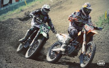 Off Road Motorcycle Mud Track Racing Scene