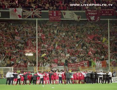 2001 UEFA Cup Final Liverpool Team Salute Fans