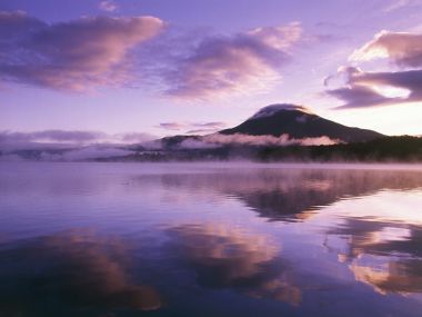 日本北海道阿寒国立公园晨曦湖景