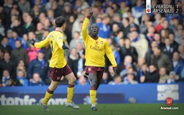 Arsenal Players Celebrating Goal At Everton Home（2010 Premier League Match）
