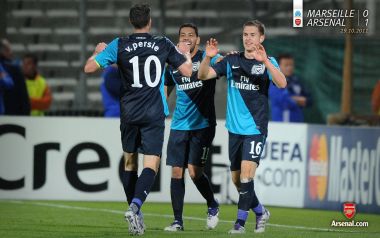 Arsenal Players Van Persie Celebrate Goal Marseille 0 1 19 10 2011