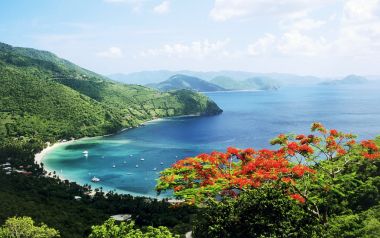 英属维尔京群岛托尔托拉岛甘蔗花园湾风光