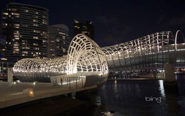 澳大利亚墨尔本港区韦伯桥夜景