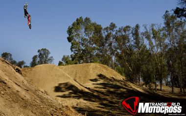 Transworld Motocross越野摩托车土坡赛道飞跃场景