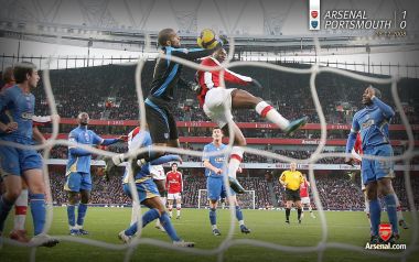 Arsenal Vs Portsmouth Football Match Scene 28 December 2008