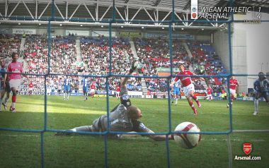 Arsenal Vs Wigan Athletic Football Match Moment (April 11, 2009, Score 1 4)