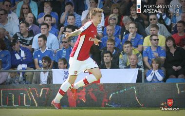 Arsenal Player Celebrating Goal At Portsmouth Home (Feb 5, 2009)