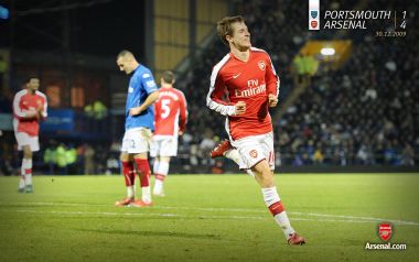 Arsenal Vs Portsmouth Football Match Scene 30 December 2009
