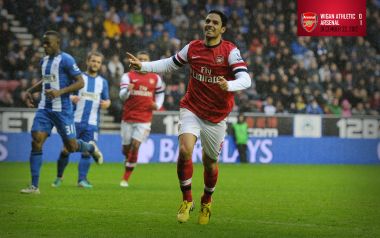 Arsenal Player Celebrates Goal Against Wigan Athletic 2012 Premier League