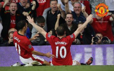 Manchester United Rooney Giggs Goal Slide Celebration Moment