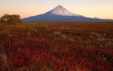 俄罗斯堪察加半岛克罗诺茨基火山夕阳美景