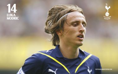 Luka Modric Tottenham Hotspur Match Portrait Wallpaper