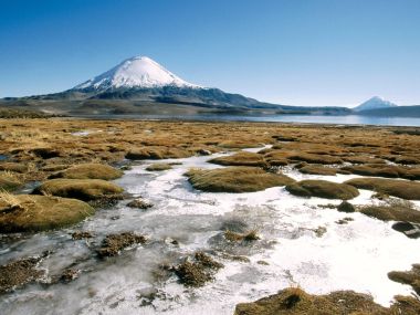 智利劳卡国家公园帕里纳科塔火山自然风光