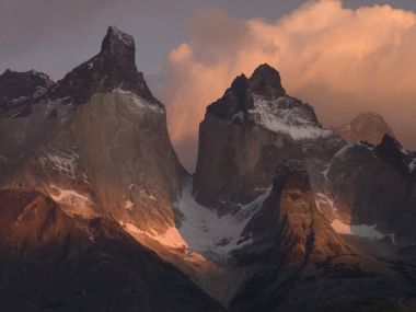 智利百内国家公园壮丽雪山