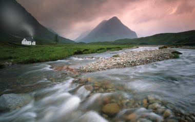 苏格兰格伦科库帕尔河与布奇尔埃提夫山