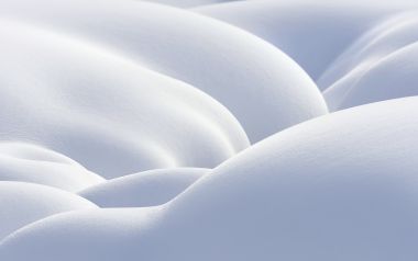 极简风冬日纯白柔滑雪丘雪景特写