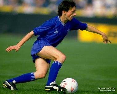 Pat Nevin Chelsea Football 1985 Match Dribbling Photo