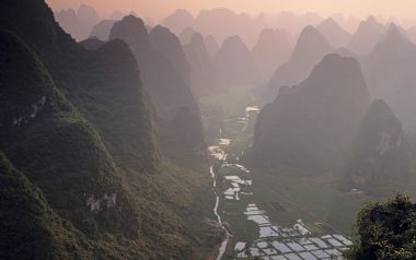 中国广西阳朔喀斯特地貌山水风光