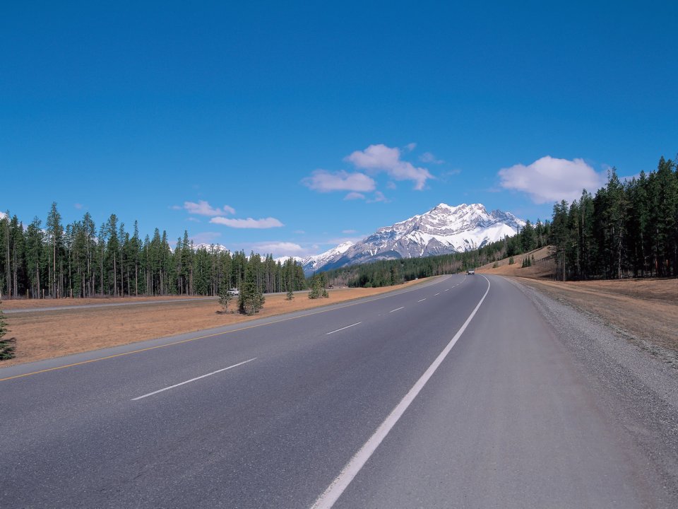 加拿大落基山脉自驾公路雪山自然风光