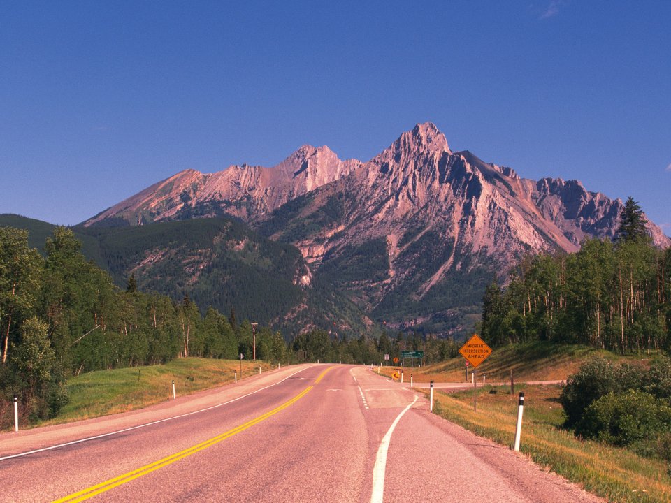Canada Rocky Mountains Wilderness Highway Summer Scenery