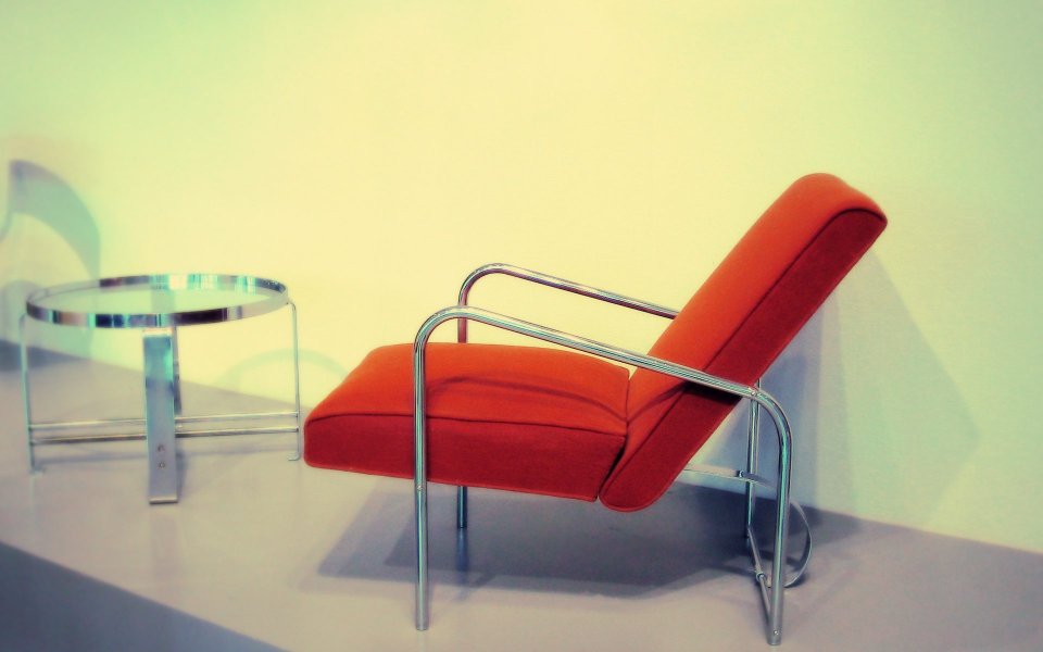 Bauhaus Style Red Metal Armchair With Glass Side Table