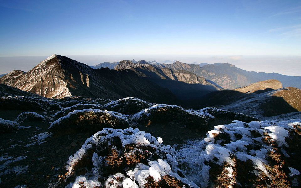 中国台湾雪山冬日高山雪景日出风光