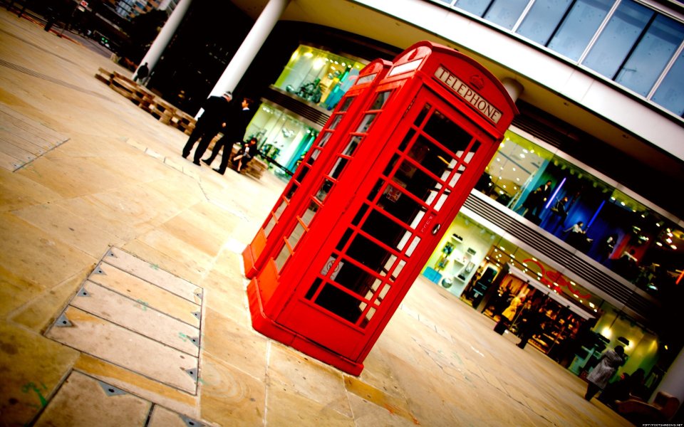 英国街头经典红色电话亭城市街景