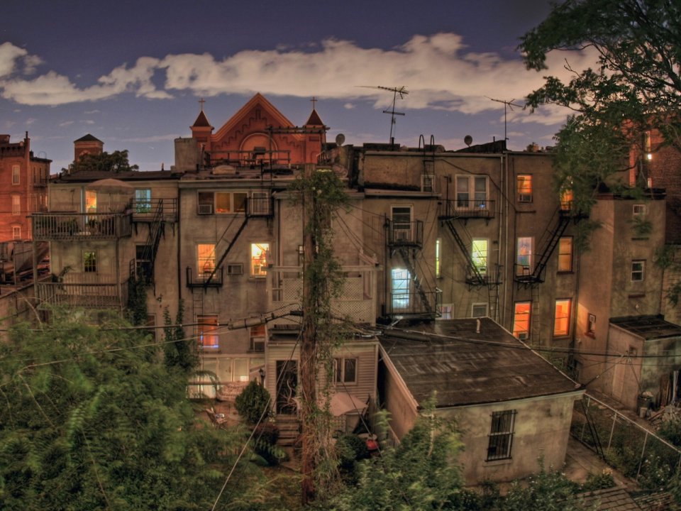 纽约黄昏老式居民区暖光街景
