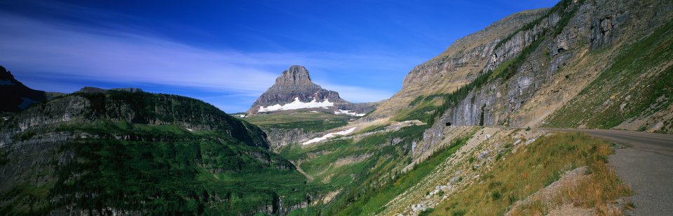 美国冰川国家公园高山峡谷盘山公路宽幅全景风光