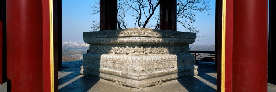 北京景山皇家古建汉白玉须弥座冬日景观