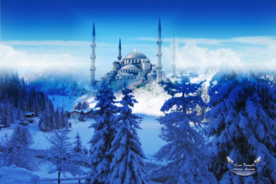 冬日雪林秘境中的蓝色清真寺奇幻风景