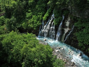 日本北海道夏季白须瀑布自然风光