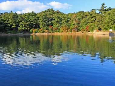 日本六甲山秋日湖泊风光