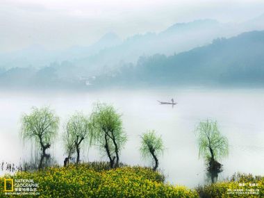 2010国家地理摄影大赛 江南春日雾湖渔舟风光