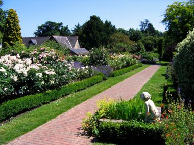 英国萨塞克斯Orde Hill花园夏日玫瑰盛景