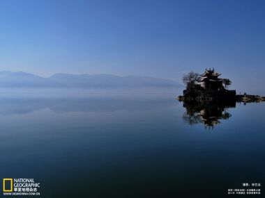 云南大理洱海小普陀晨景
