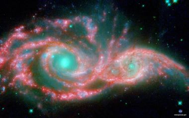 NASA拍摄 引力交互中的双螺旋星系深空影像