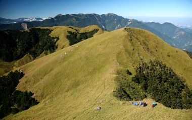 中国台湾能高山高山草甸徒步风光