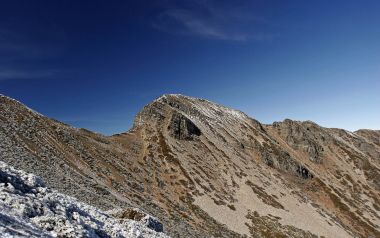 中国台湾雪山主峰冬日晴日高山景观