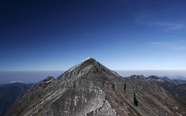 中国台湾雪山主峰晴日风光