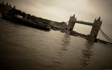 英国伦敦泰晤士河伦敦塔桥复古风光